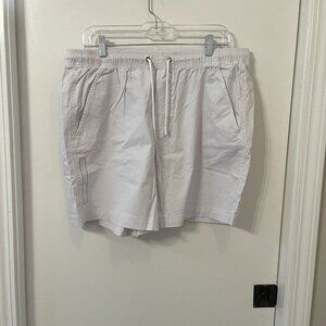 VRDT Men's Relaxed Fit 7" inseam Shorts NWT White